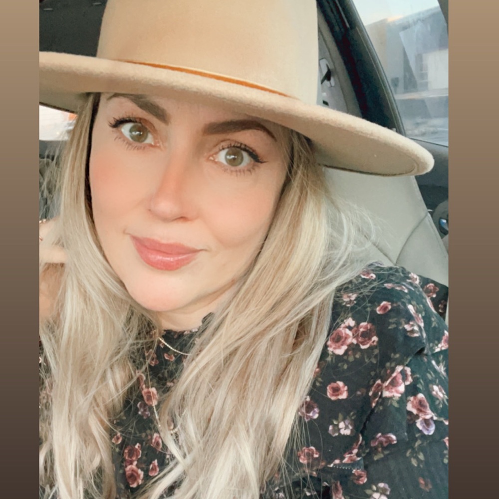 Meet your Posher, Nadia